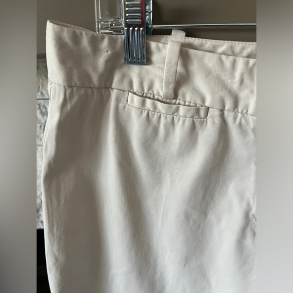 Talbots signature size 8 beige cropped pants - Picture 3 of 9